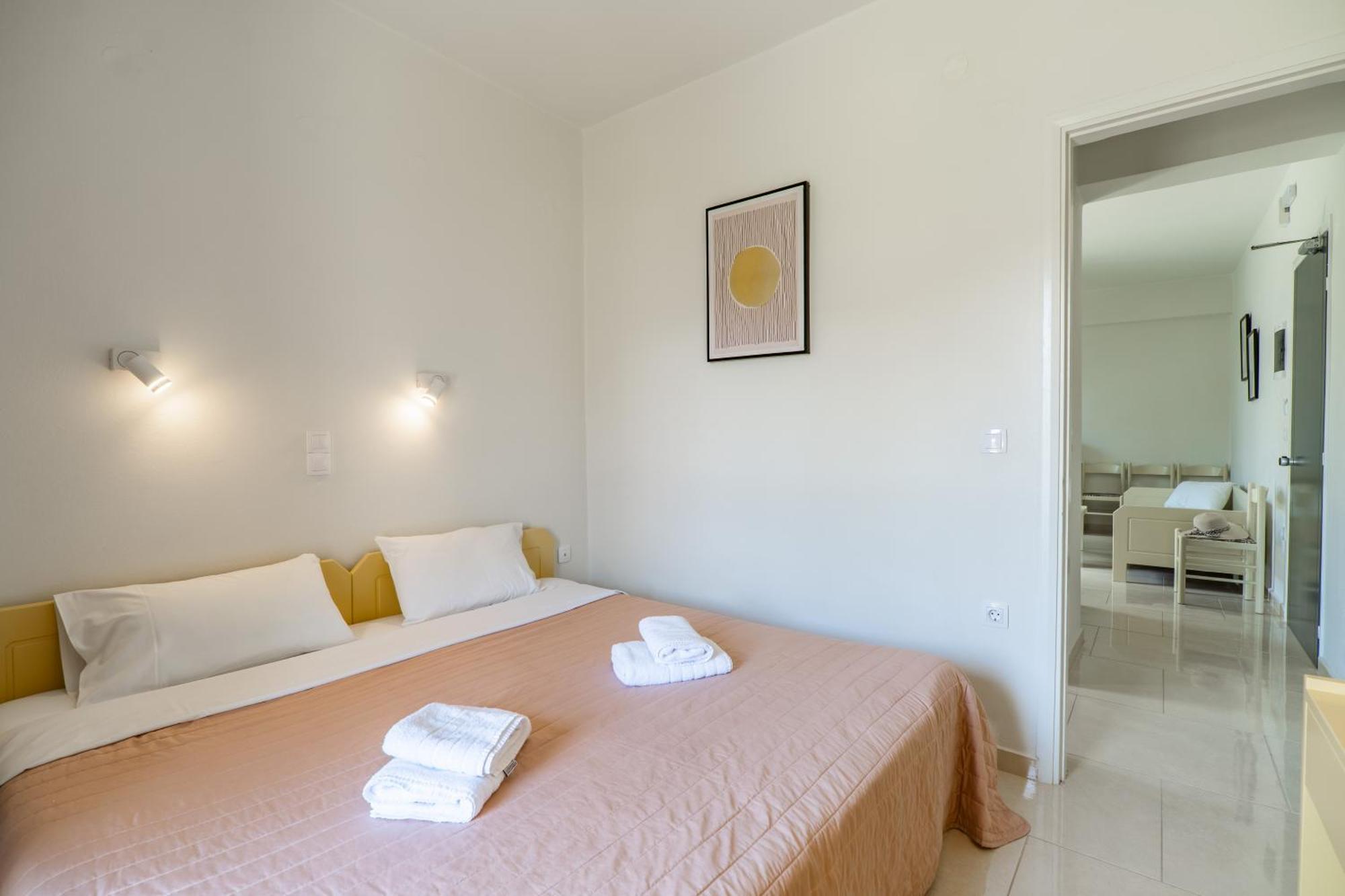 Manos Beachside Apartment *