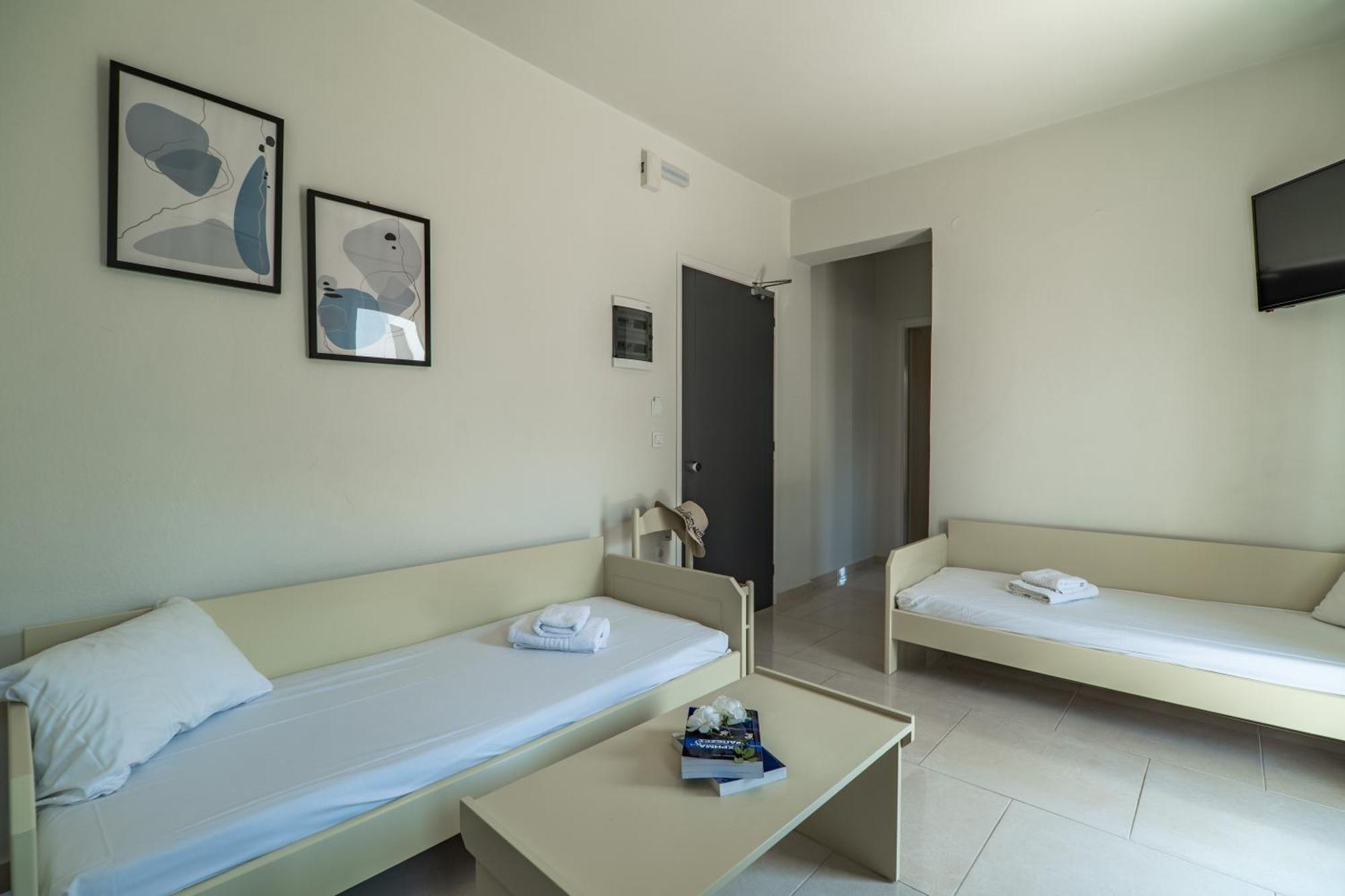Manos Beachside Agia Marina (Crete)